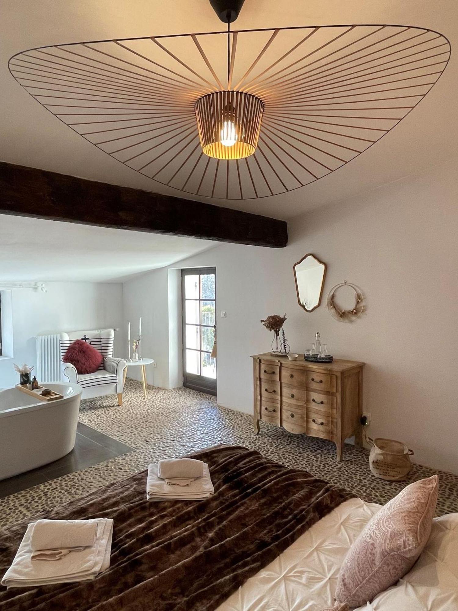 B&B Temps Suspendu Provence Pernes-les-Fontaines Rum bild
