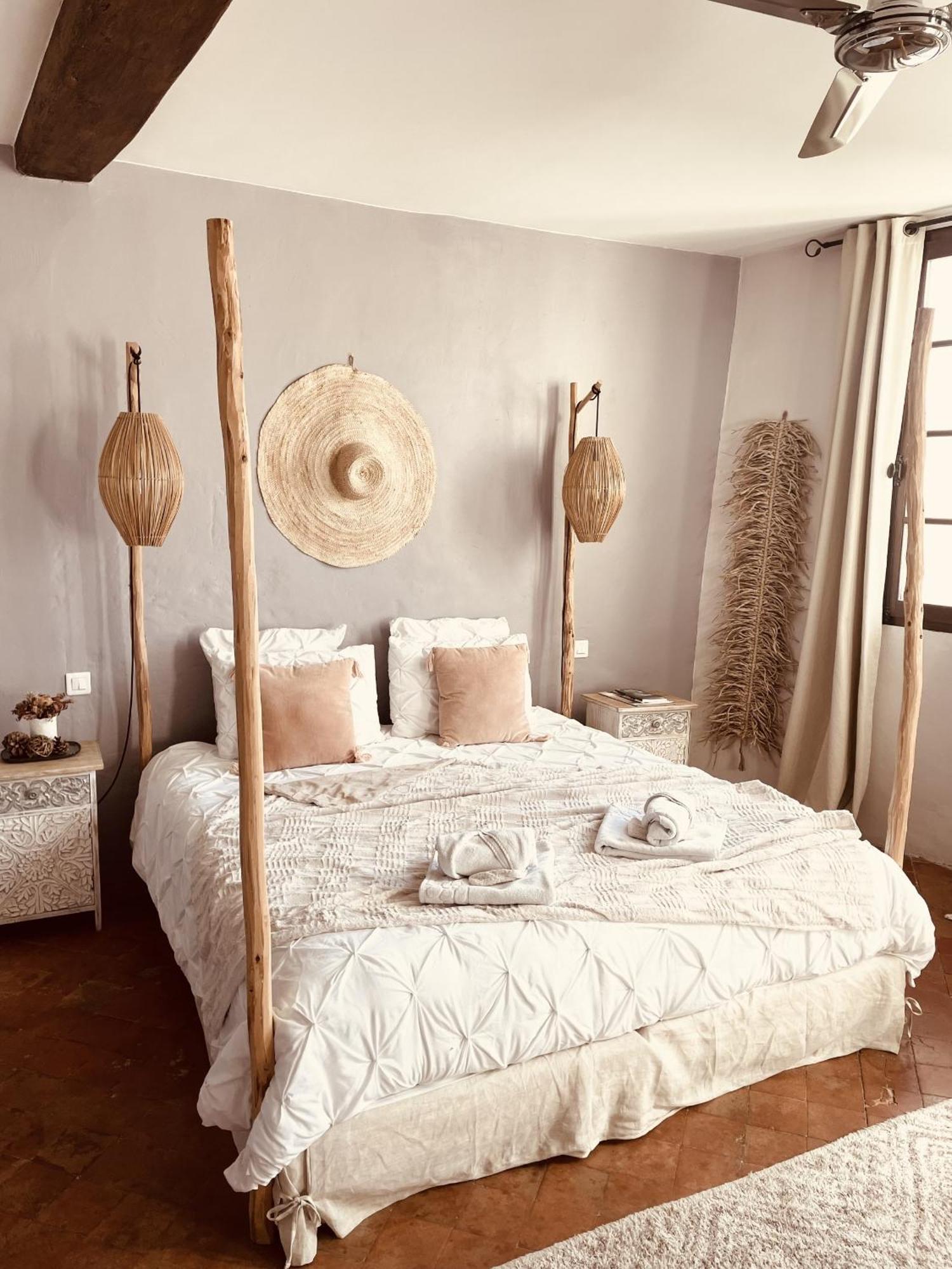 B&B Temps Suspendu Provence Pernes-les-Fontaines Rum bild