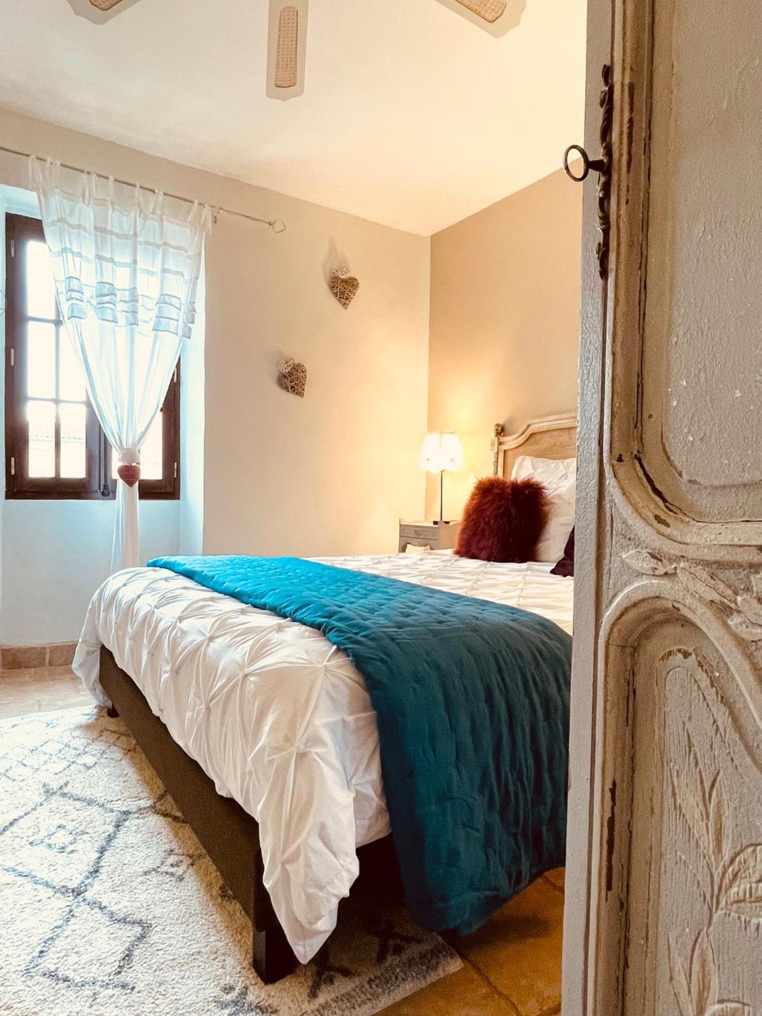 B&B Temps Suspendu Provence Pernes-les-Fontaines Rum bild