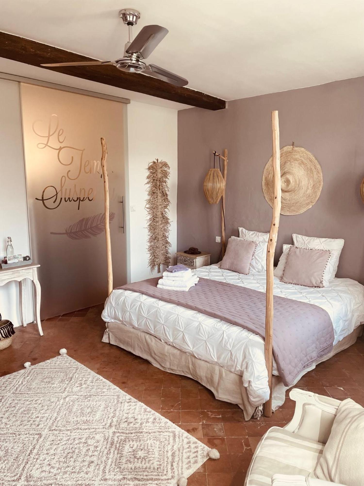 B&B Temps Suspendu Provence Pernes-les-Fontaines Rum bild