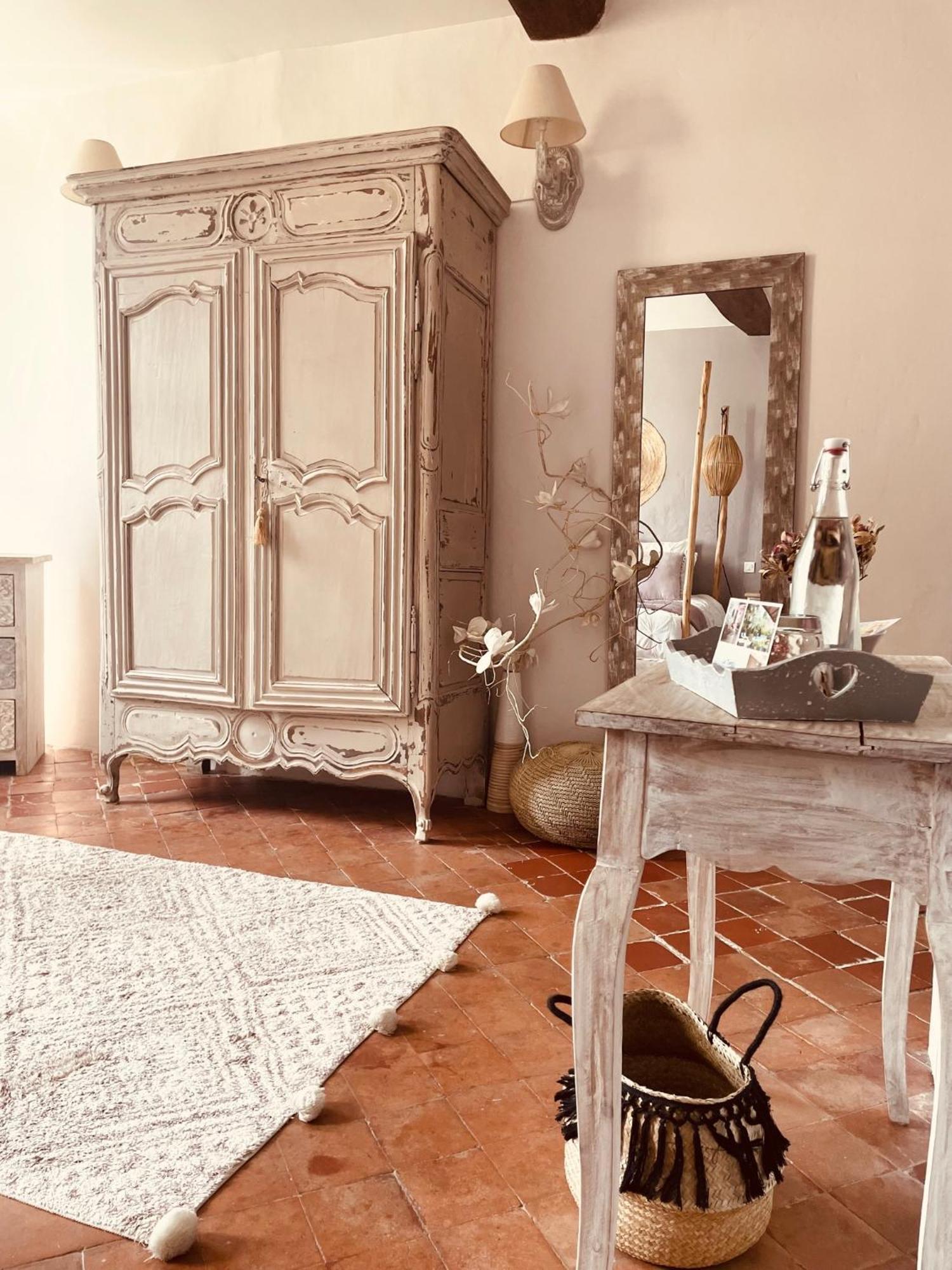 B&B Temps Suspendu Provence Pernes-les-Fontaines Rum bild