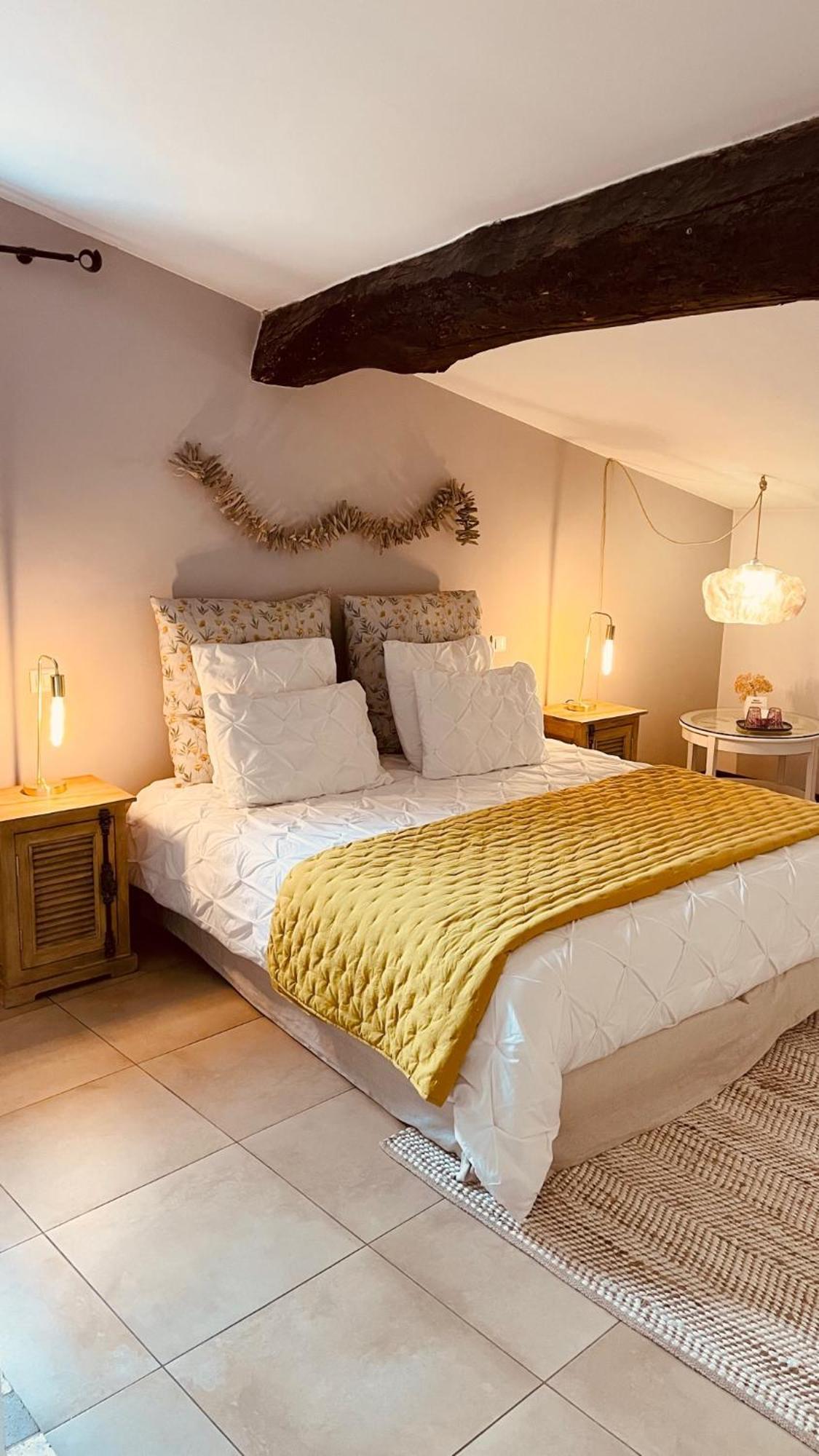 B&B Temps Suspendu Provence Pernes-les-Fontaines Rum bild