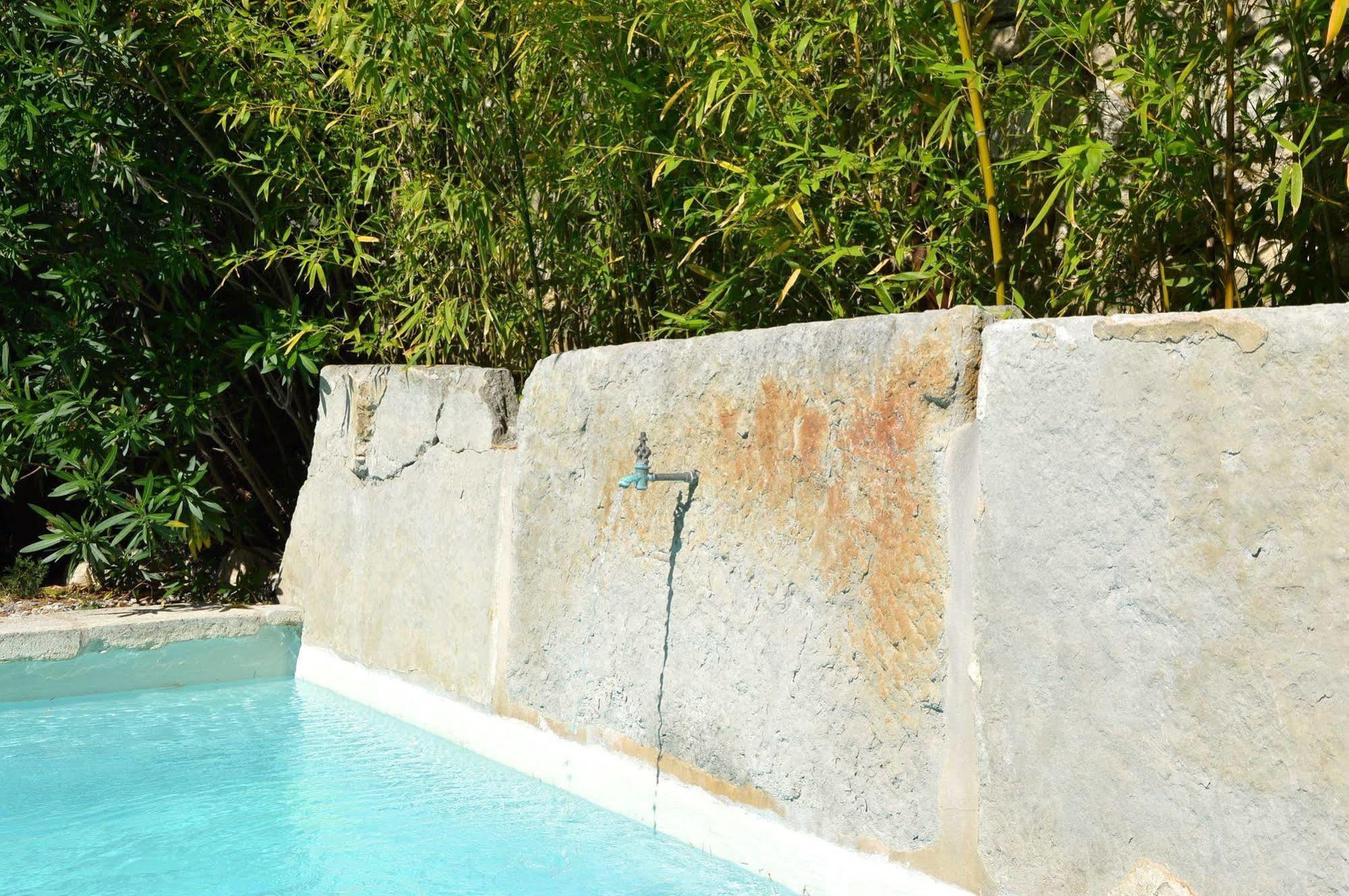 B&B Temps Suspendu Provence Pernes-les-Fontaines Exteriör bild